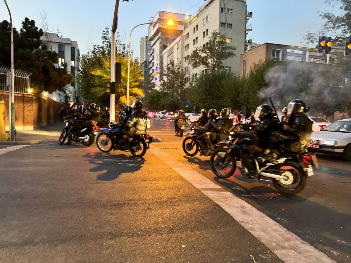 Le régime iranien fait la sourde oreille face aux protestations