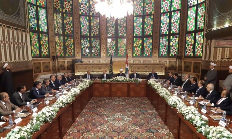 Derian seeks to put the Sunni community back in the game