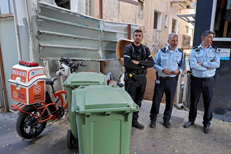 Un Palestinien soupçonné du meurtre d'une femme âgée retrouvé pendu à Tel Aviv
