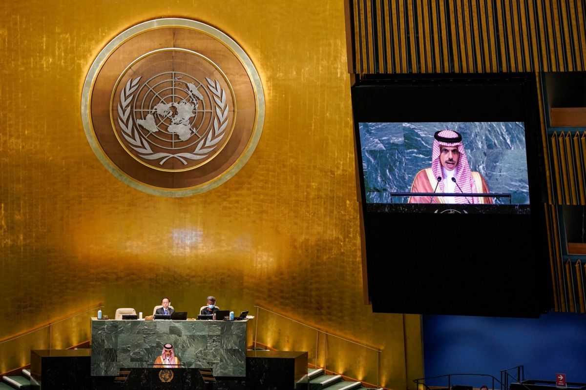Saudi foreign minister warns Lebanon against becoming a 'starting point for terrorists' Saudi foreign minister warns Lebanon against becoming a 'starting point for terrorists'