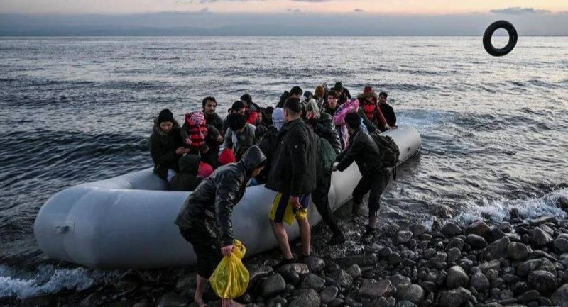 Chypre porte secours à des centaines de migrants partis du Liban et bloqués en mer