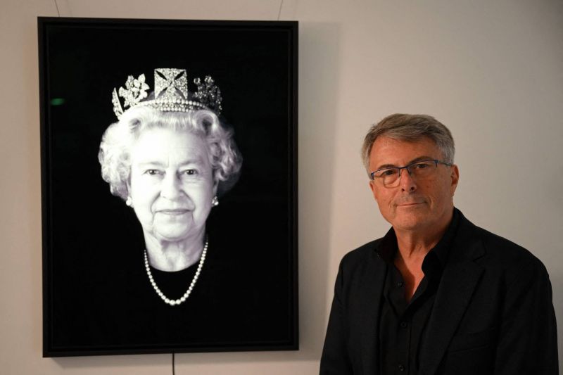 Dans une galerie londonienne, hommage en portraits à Elizabeth II