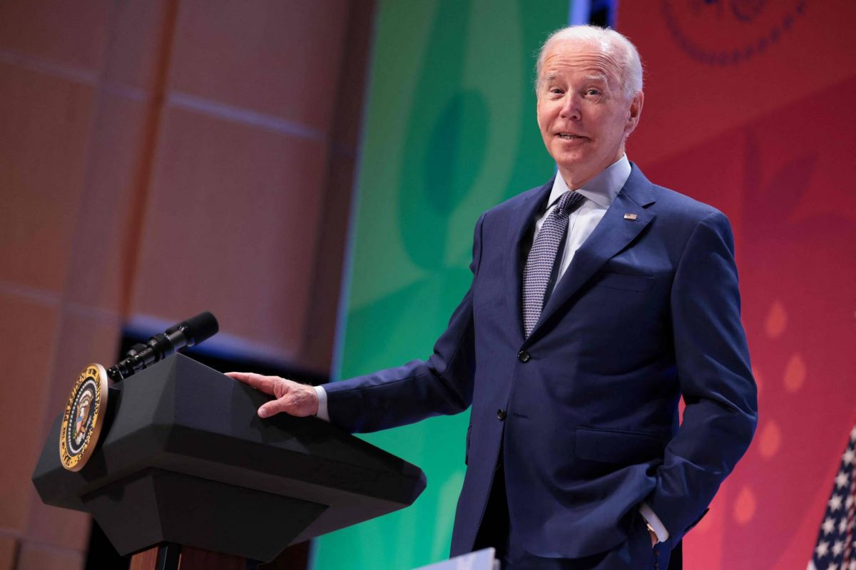 Biden paraît s'adresser à une parlementaire décédée lors d'un discours Biden paraît s'adresser à une parlementaire décédée lors d'un discours