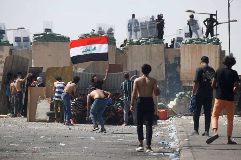 Des milliers d'Irakiens commémorent le soulèvement anti-pouvoir de 2019