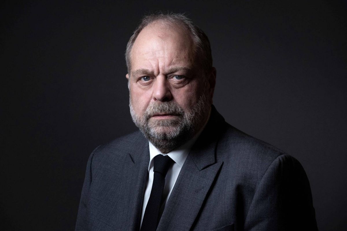Le ministre de la Justice renvoyé en procès pour conflit d'intérêt