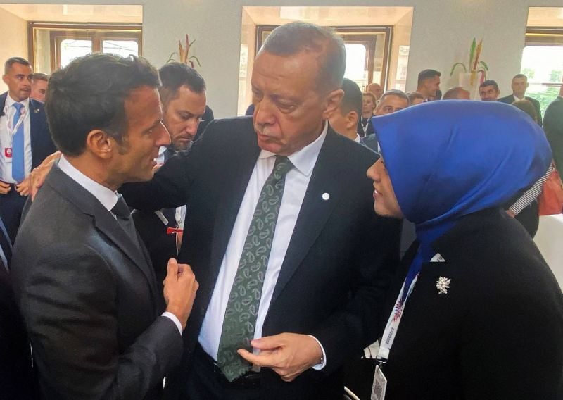 Macron appelle Erdogan à lutter contre tout 