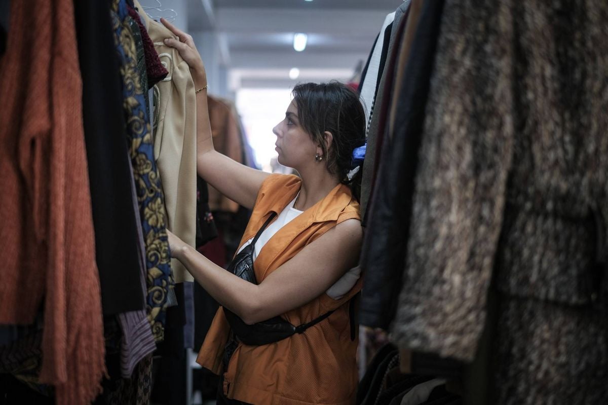 Thrift shops enable Lebanese to remain on top of trends, despite crisis Thrift shops enable Lebanese to remain on top of trends, despite crisis