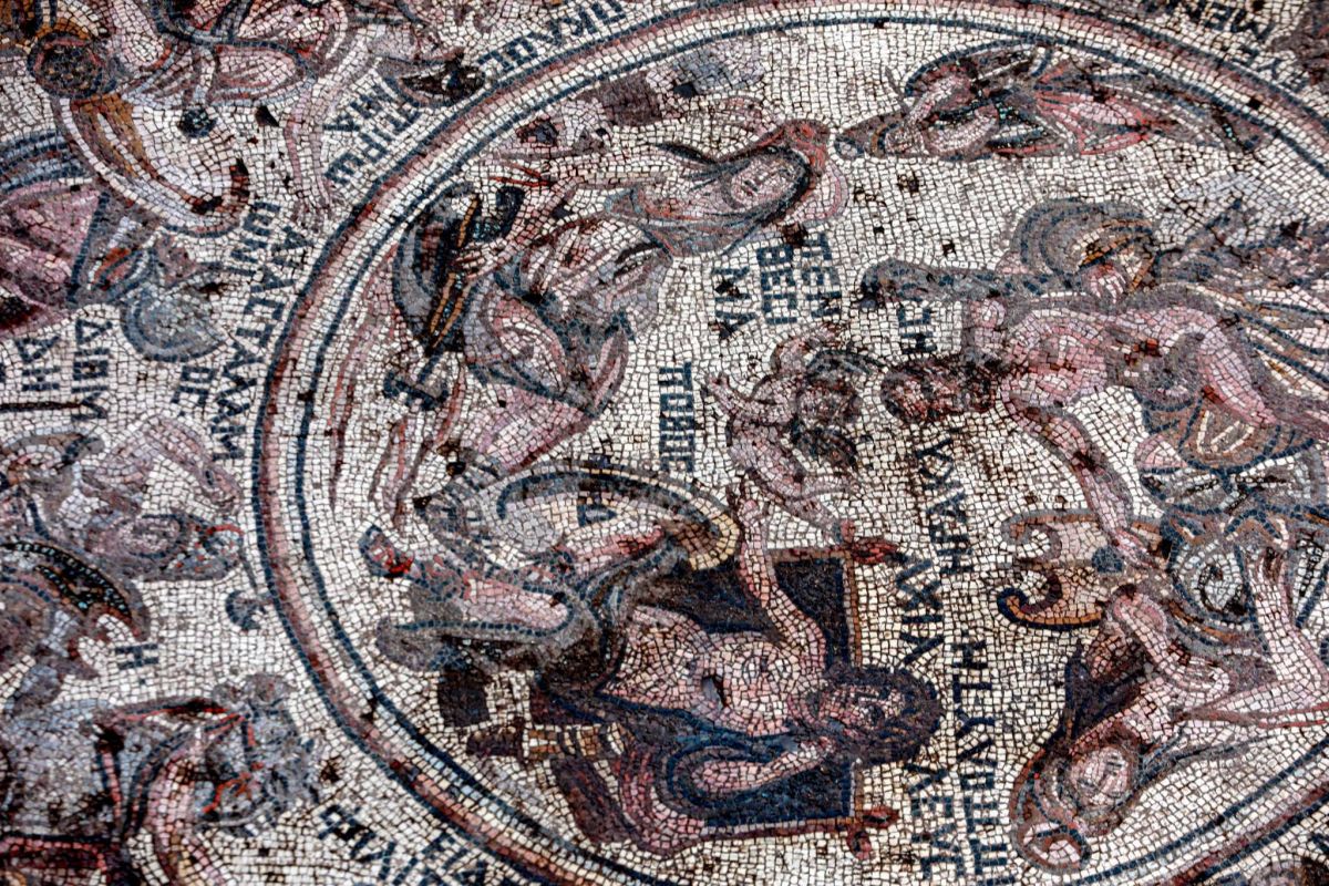 Mosaïques et bas-reliefs se révèlent au Kurdistan, en Syrie et à Gaza