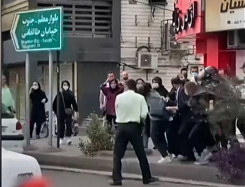 La police de Téhéran va enquêter sur un officier accusé de harcèlement