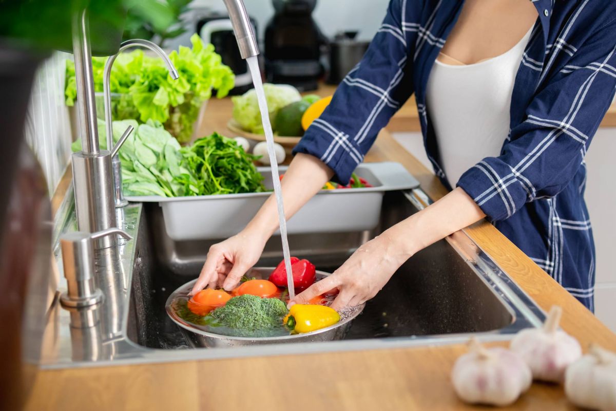 Epidémie de choléra : quels risques à consommer des aliments crus ?