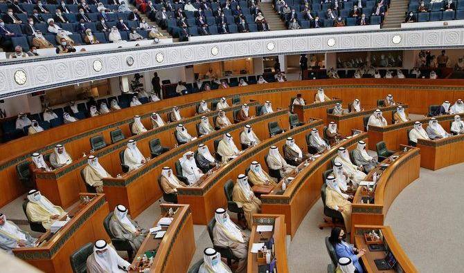 Kuwait formally dissolves parliament, delays budget approval until after elections