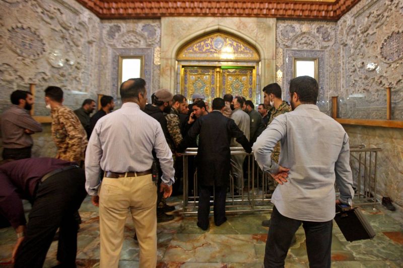 Au moins 15 morts dans l'attentat contre un important sanctuaire chiite revendiqué par l'EI