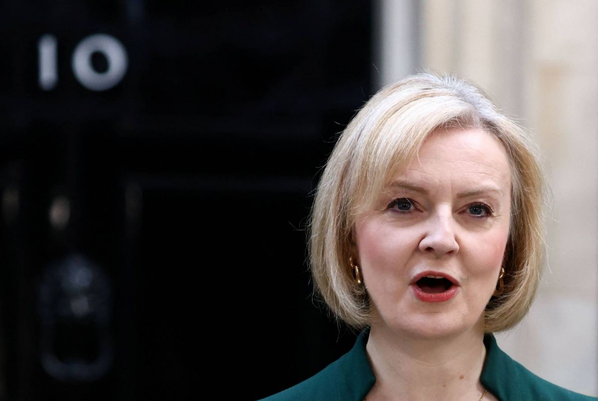 Liz Truss quitte Downing Street avant la nomination de Rishi Sunak par Charles III