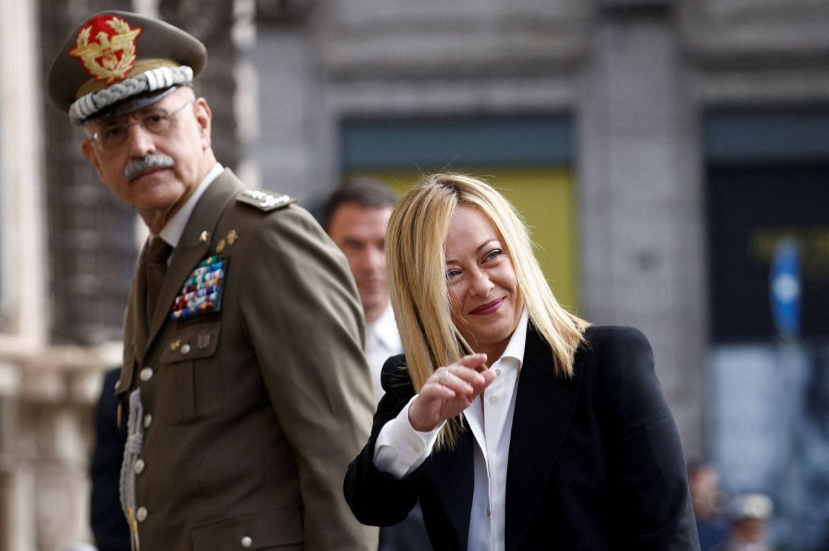 La post-fasciste Meloni, première femme à gouverner le pays, a pris ses fonctions