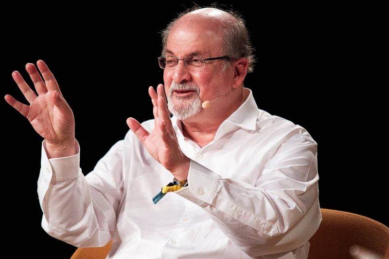 Salman Rushdie a perdu un oeil et l'usage d'une main