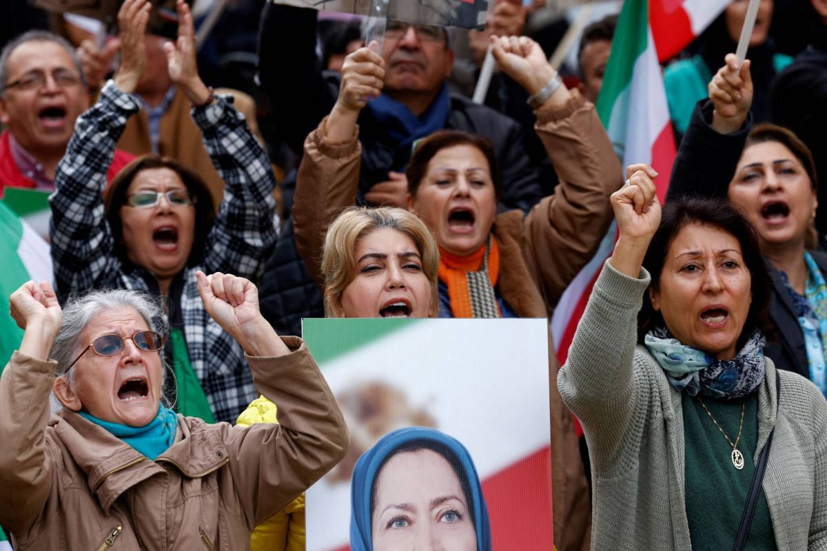 Hundreds protest in Zahedan weeks after 'Bloody Friday' Hundreds protest in Zahedan weeks after 'Bloody Friday'