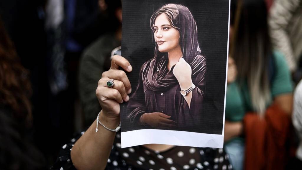 Mourners flock to Mahsa Amini grave despite crackdown