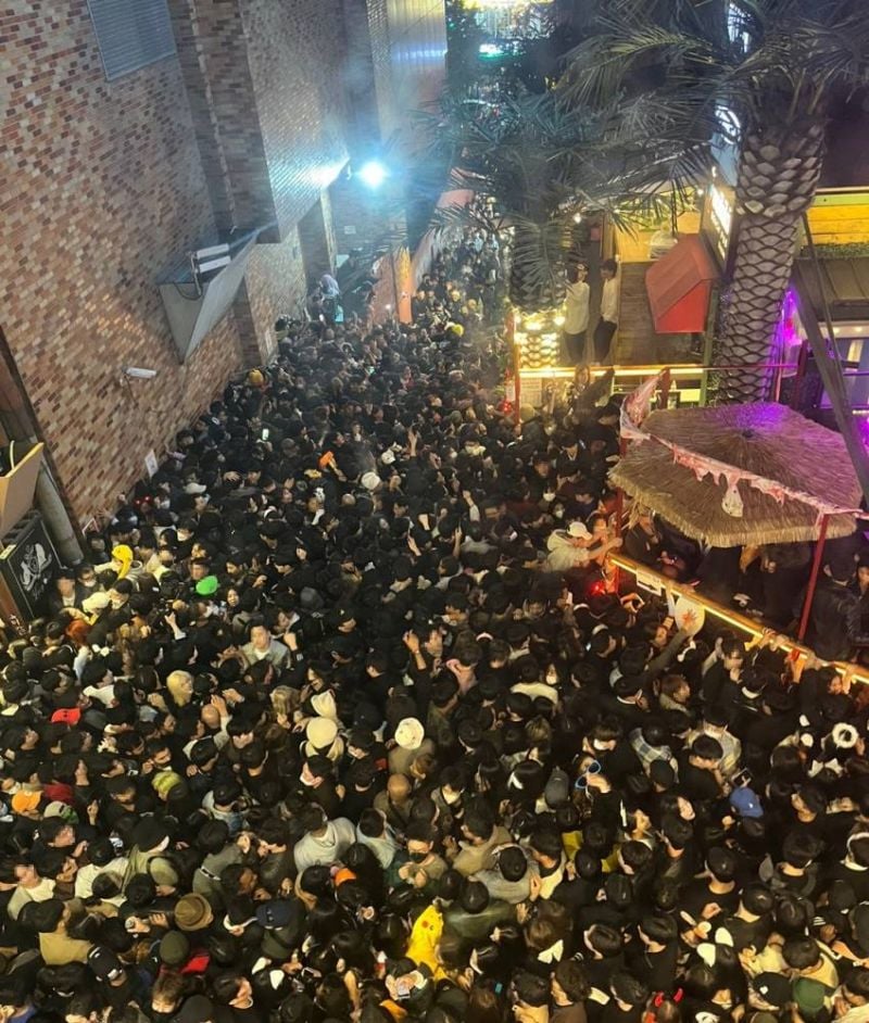 Une bousculade fait plus de 150 morts à Séoul pendant une fête de Halloween