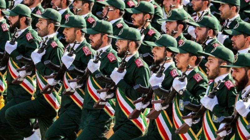 Manifestations : l'armée dit attendre le feu vert de Khamenei pour intervenir