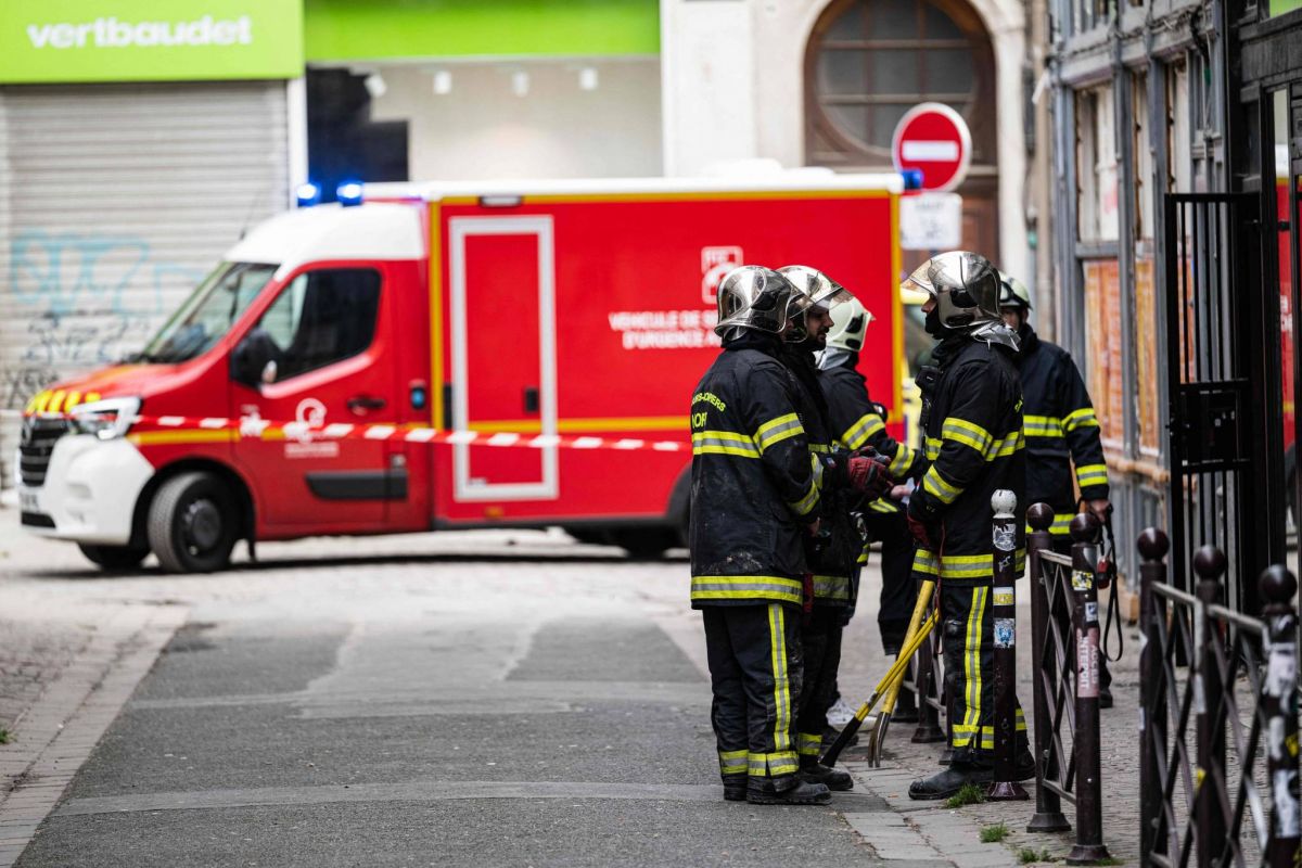 Un corps retrouvé après l'effondrement de deux immeubles à Lille
