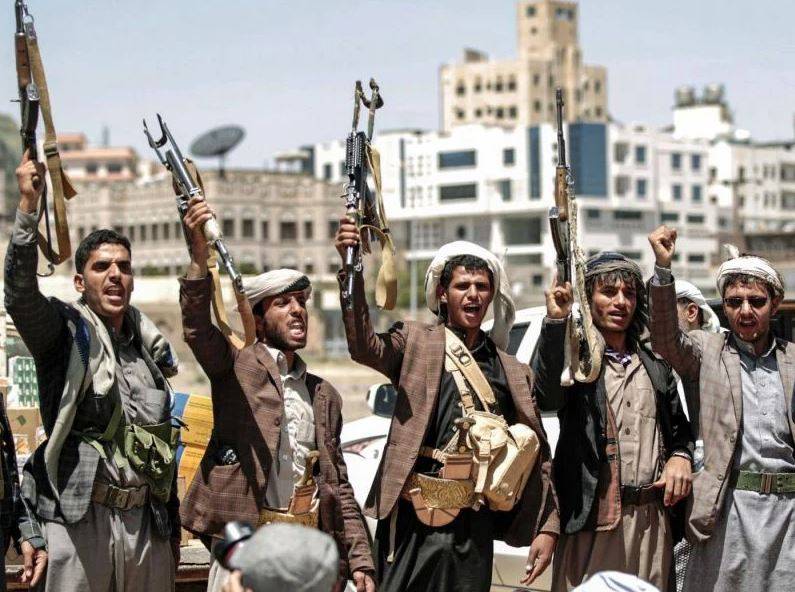 Houthis increase pressure with port attacks as peace talks drag on