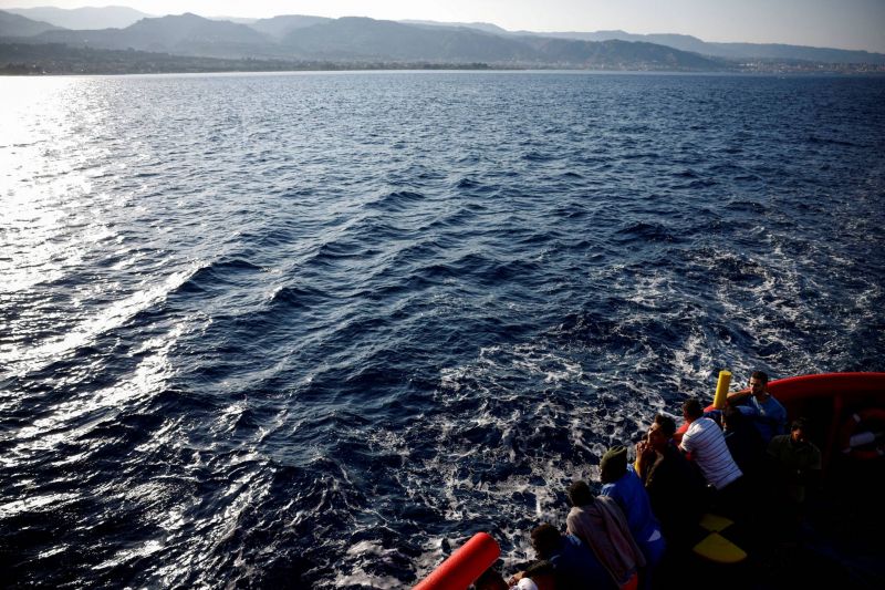 L'Italie autorise uniquement le débarquement de mineurs ou malades