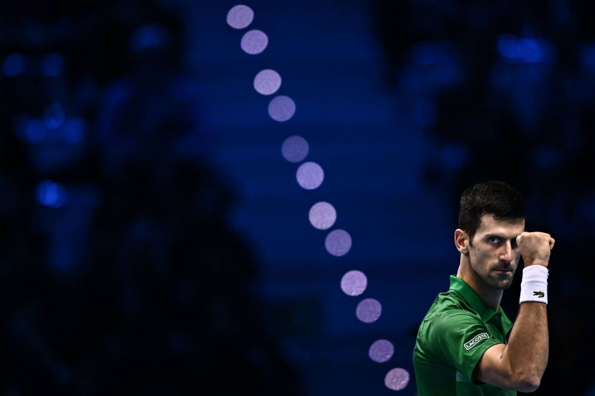 Djokovic survolté et qualifié pour les demies