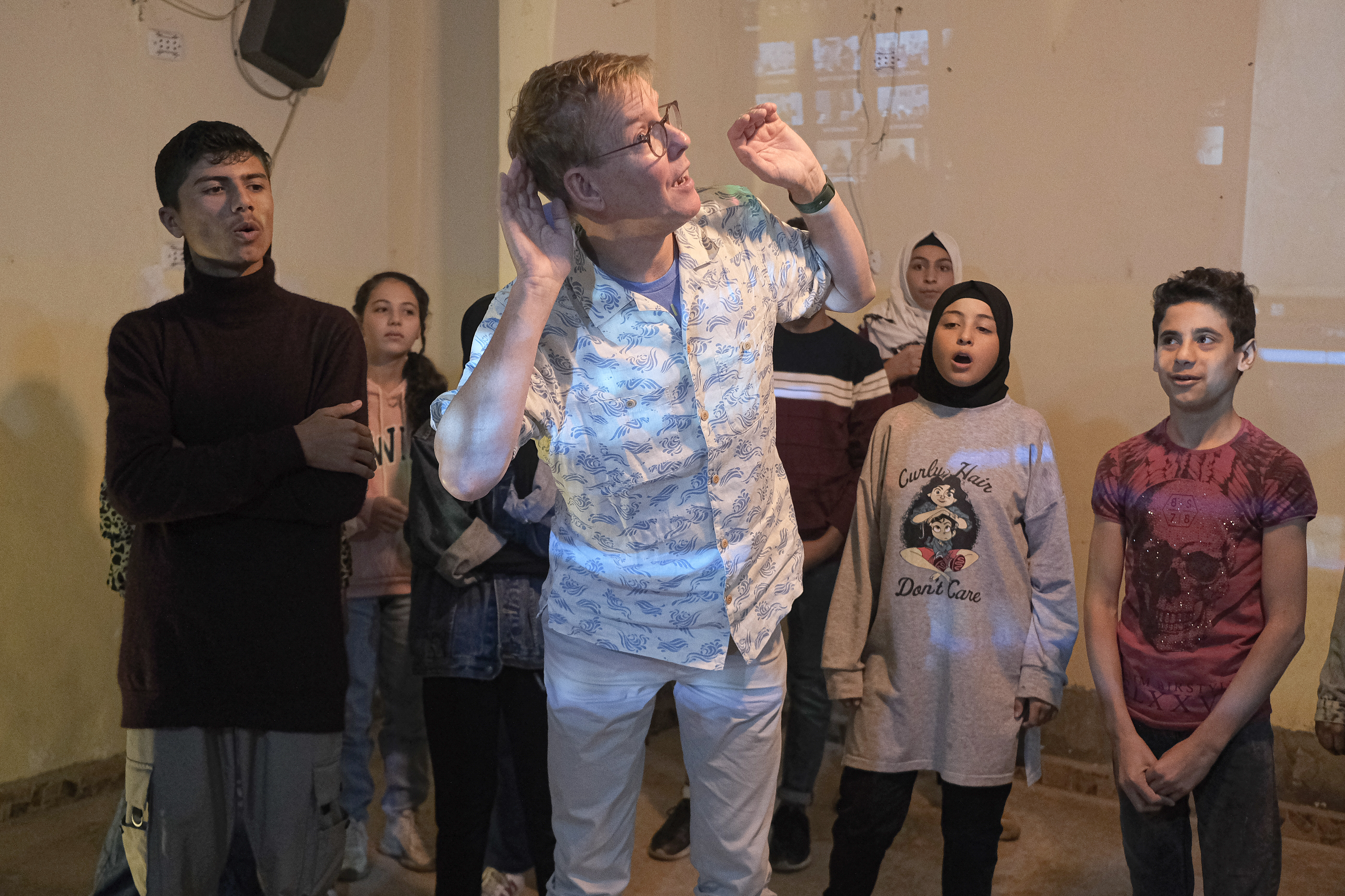 « From Down to Dusk » , un spectacle de jeunes Syriens à Chatila comme une fenêtre sur leurs rêves - L'Orient-Le Jour