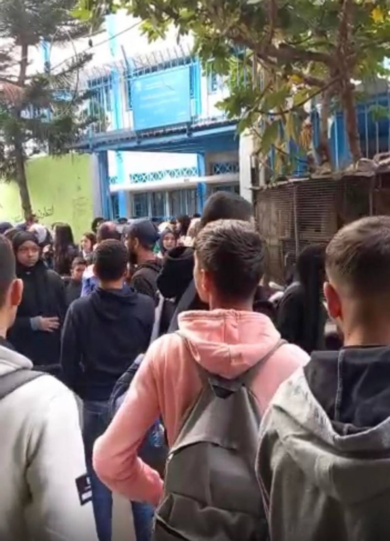 Tension et écoles fermées à Aïn el-Héloué après le décès d'un membre du Fateh