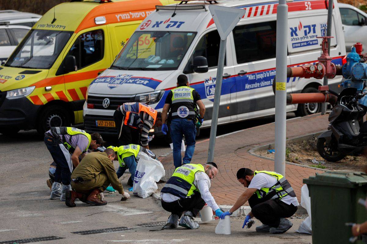 Palestinian kills three Israelis during knife rampage in occupied West Bank