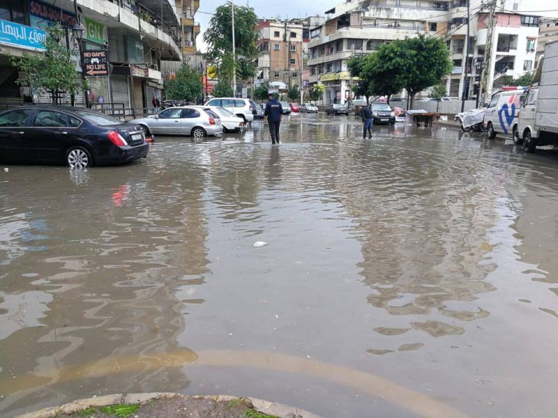 Routes inondées, automobilistes bloqués dans tout le Liban, premières neiges au Akkar
