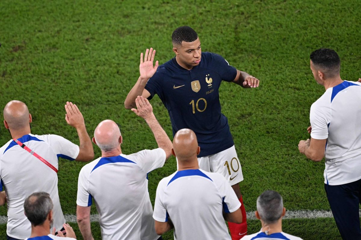 Un doublé de Mbappé contre le Danemark envoie la France en 8e