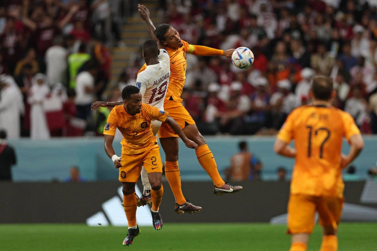 Les Pays-Bas en 1/8 de finale en infligeant sa 3e défaite au Qatar 2-0