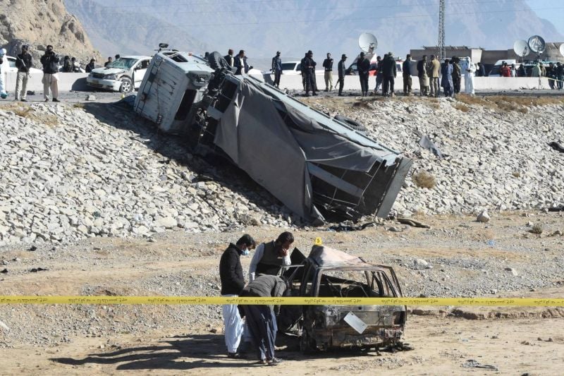 Au moins quatre morts et 27 blessés dans un attentat suicide revendiqué par les talibans