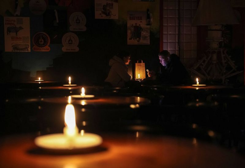 La moitié des habitants de Kiev toujours privés d'électricité