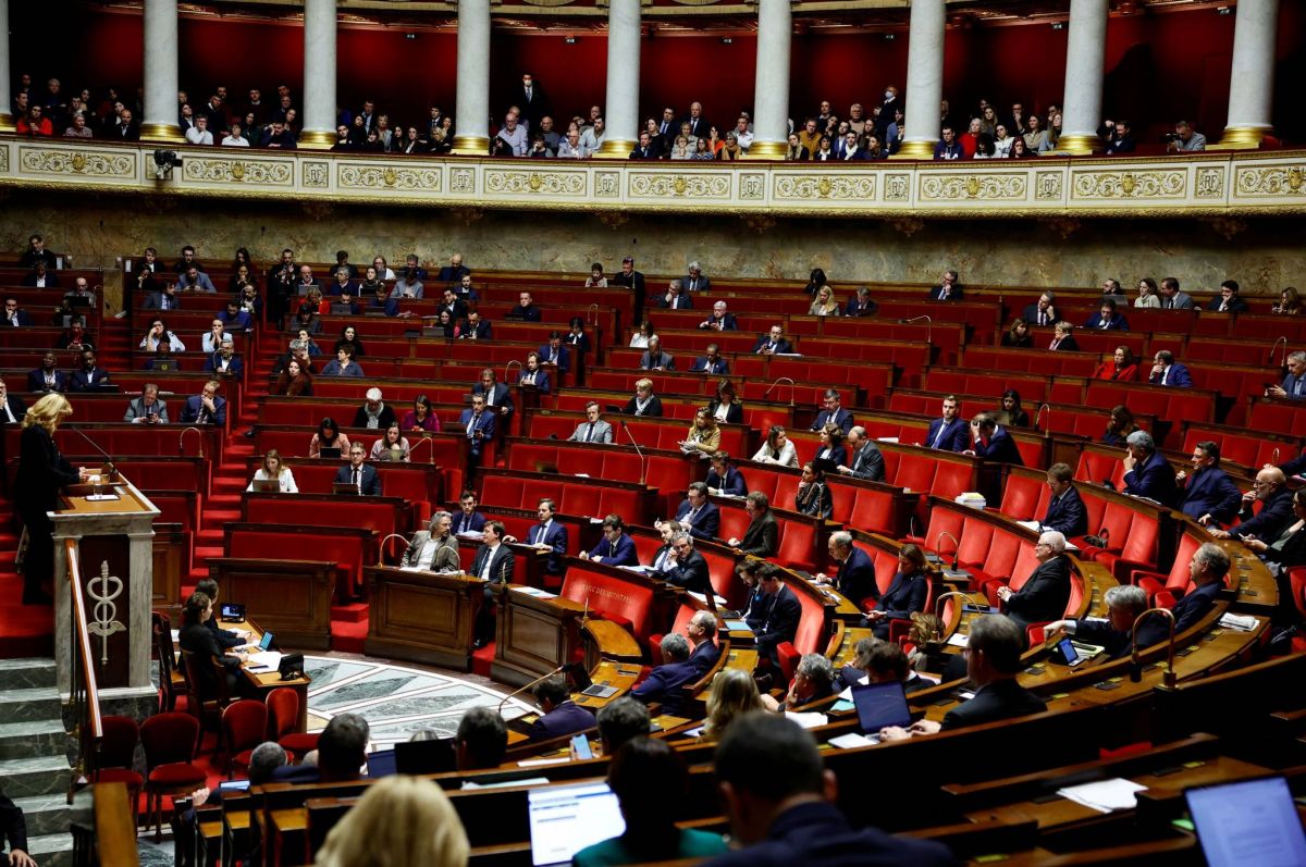 Les députés votent en faveur de l'inscription du droit à l'avortement dans la Constitution