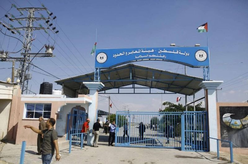 Israel rescinds 200 Gaza work permits, citing bomb worries
