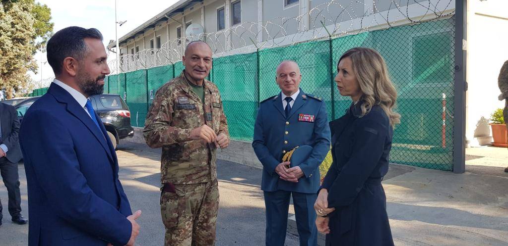 Don italien pour le transport du personnel de l’armée