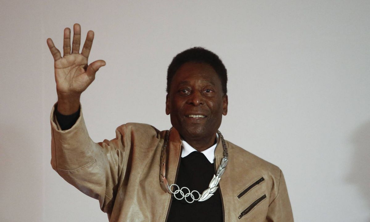 Pelé remercie pour les messages de soutien liés à une visite médicale 