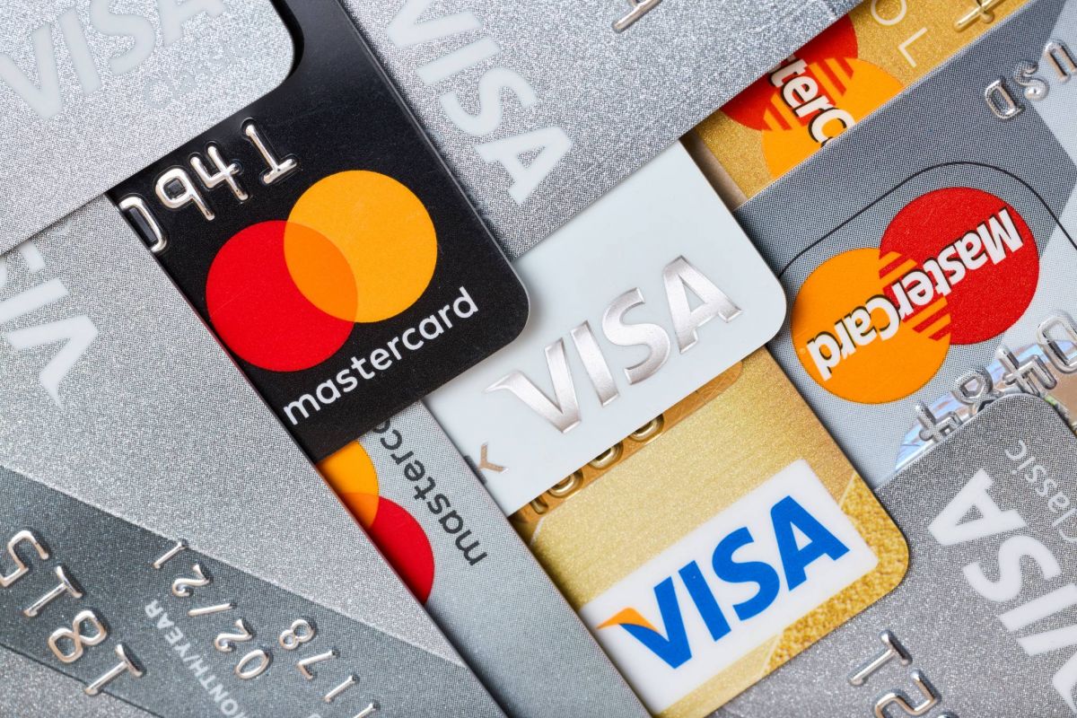 Les rumeurs sur une société sans « cash », thème récurrent du complotisme