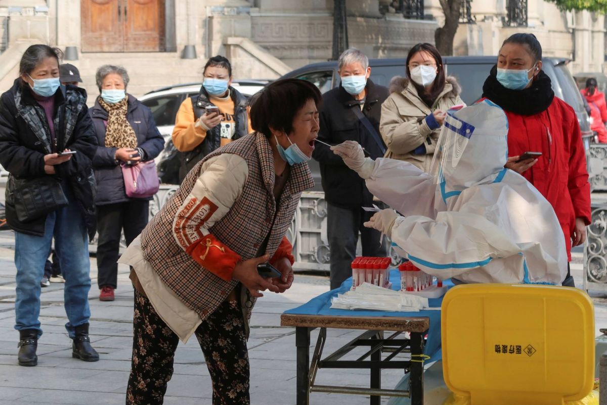 Flambée de Covid en Chine, après l’assouplissement des restrictions