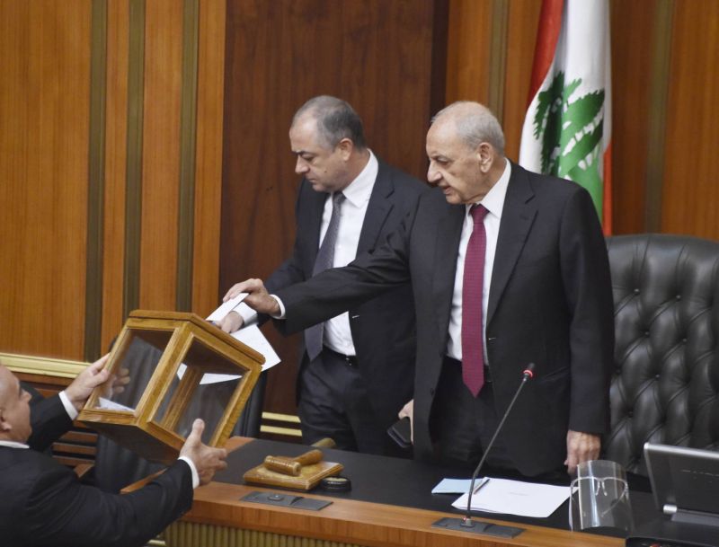 Dix séances pour rien : toujours pas de président au Liban