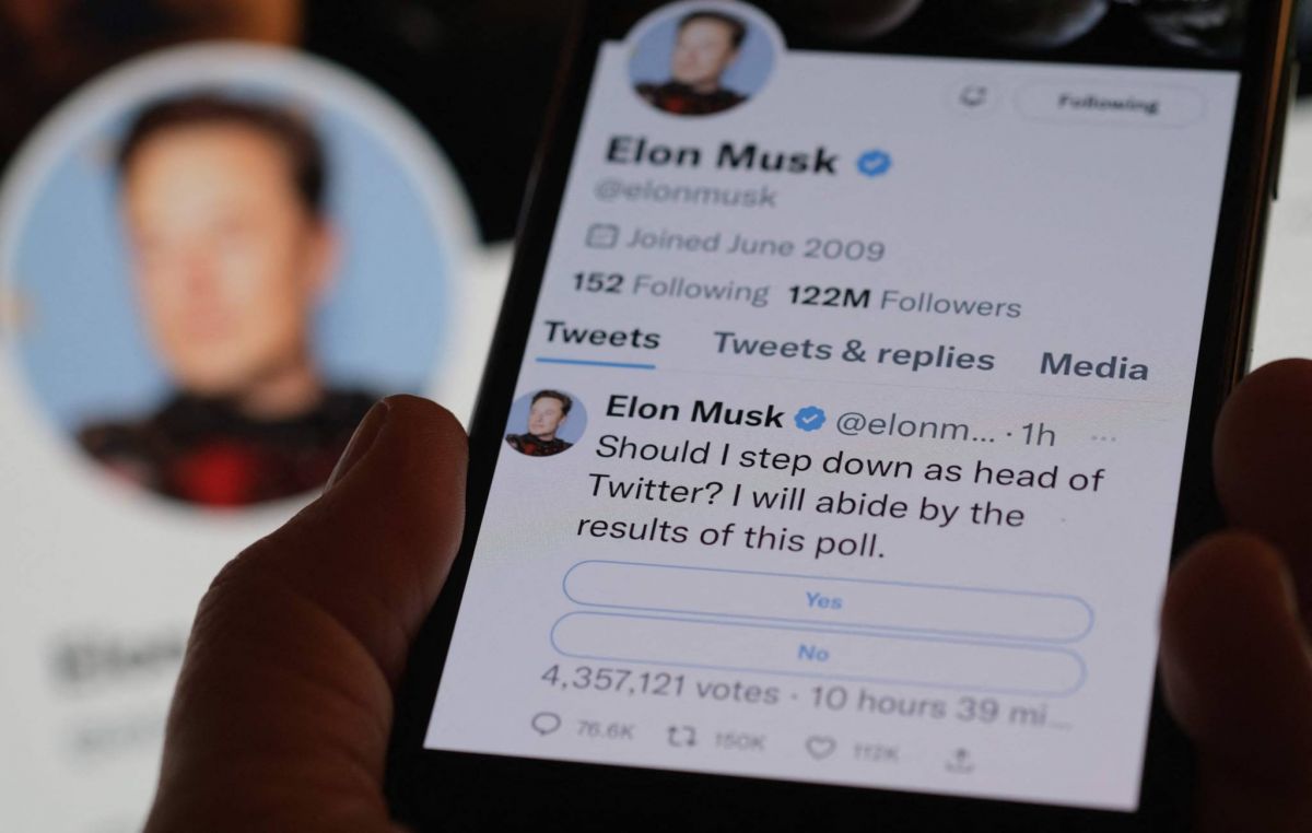 Les utilisateurs de Twitter votent majoritairement pour qu'Elon Musk quitte la direction