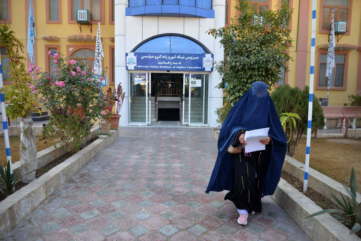 Les femmes exclues des universités 