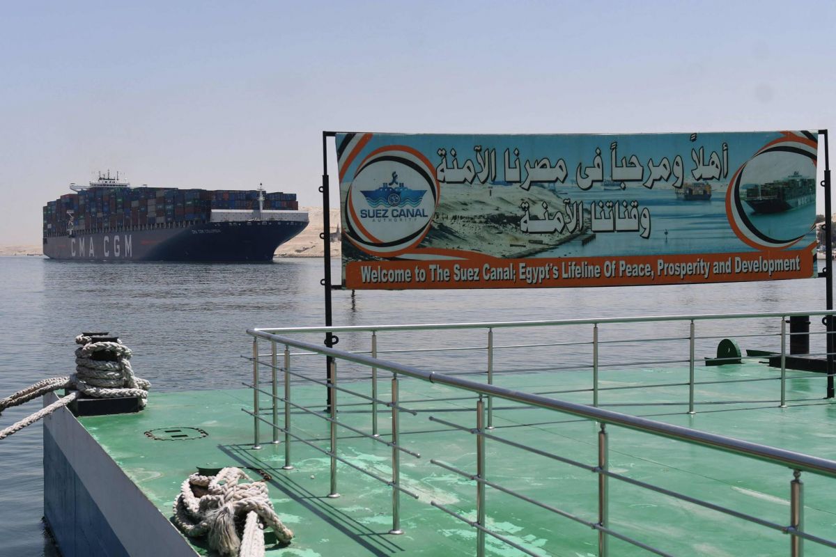 Un projet de loi sur le canal du Suez suscite des craintes en Egypte