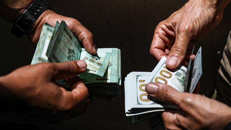 Nouveau record de baisse de la livre libanaise, à 47.000 LL pour un dollar