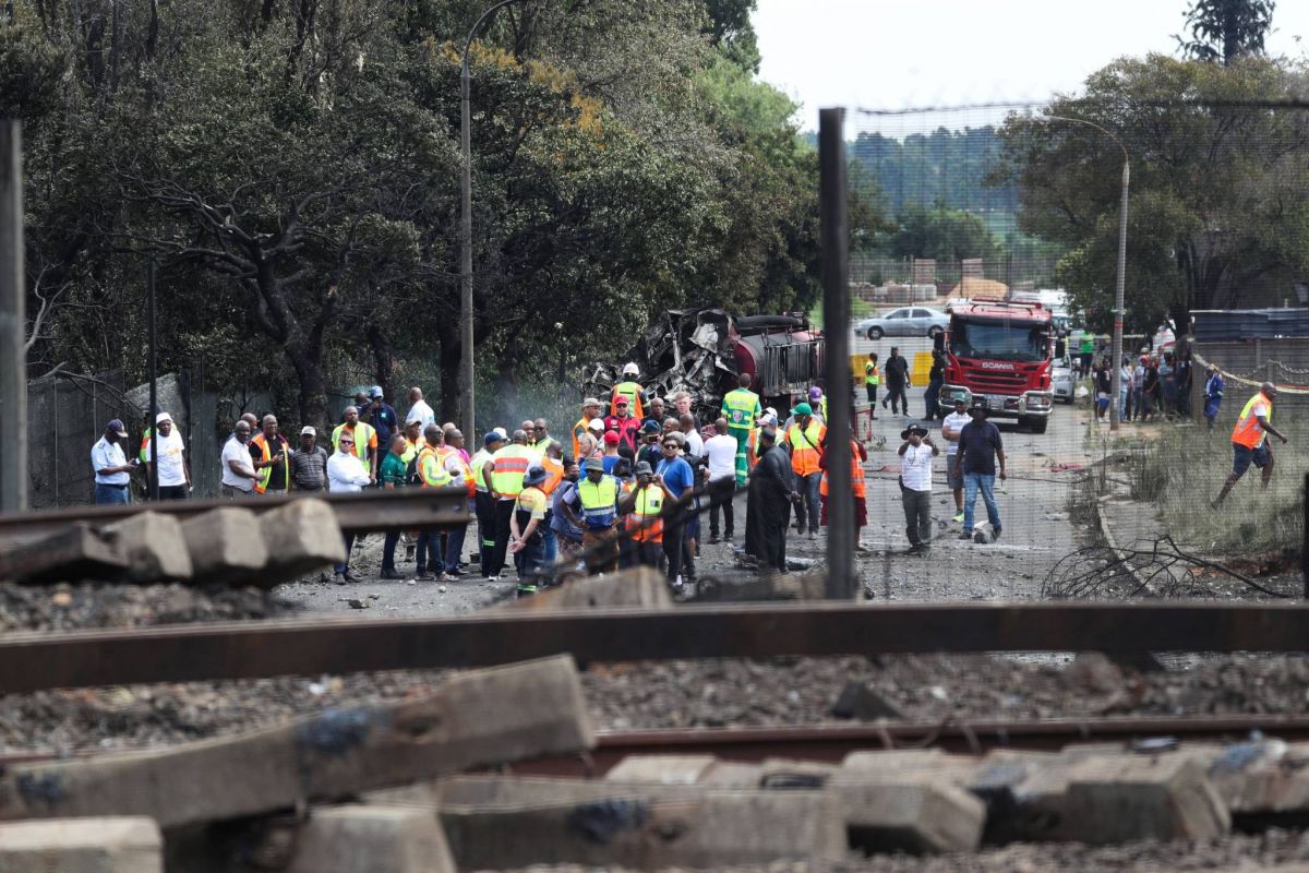 Camion-citerne explosé près de Johannesburg: 15 morts selon un nouveau bilan