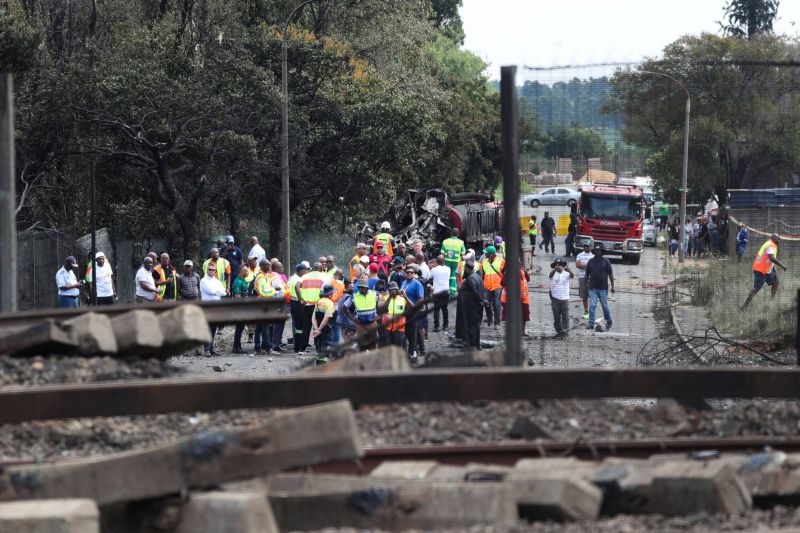 Camion-citerne explosé près de Johannesburg: 15 morts selon un nouveau bilan