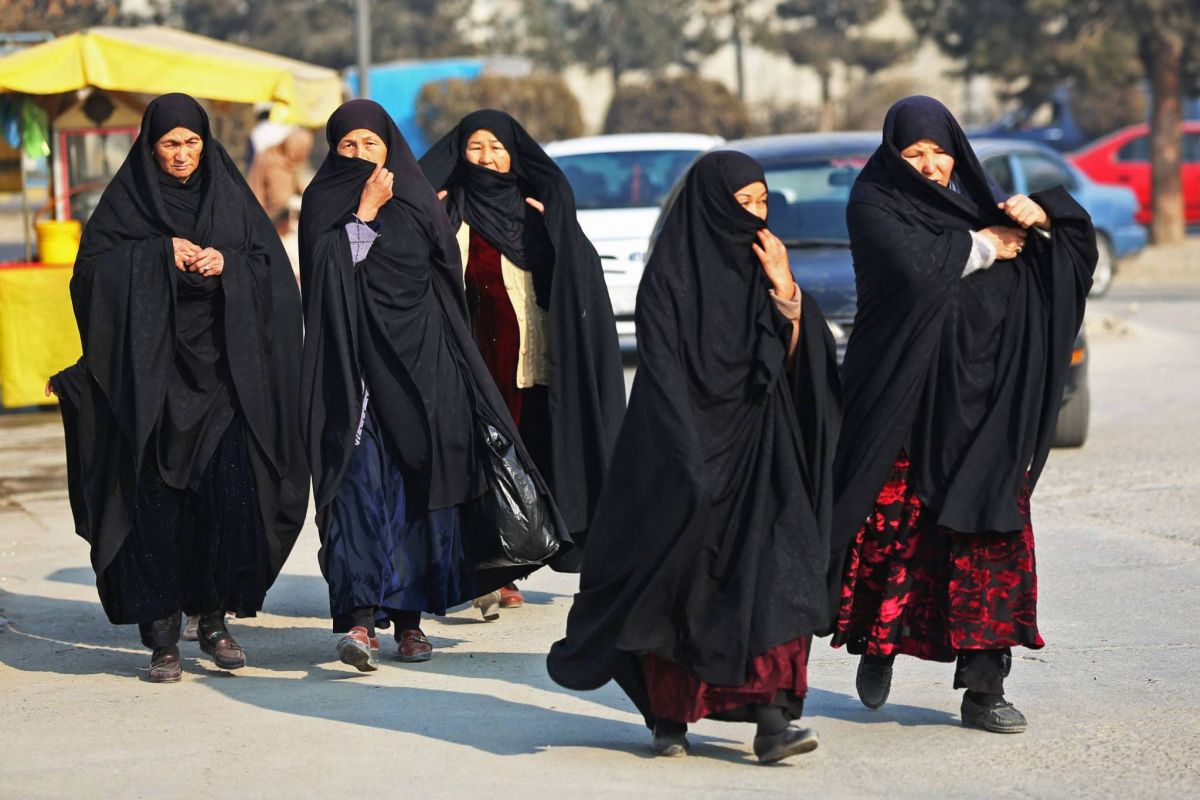 Malgré les interdictions aux femmes, l'ONU poursuivra son aide humanitaire Malgré les interdictions aux femmes, l'ONU poursuivra son aide humanitaire