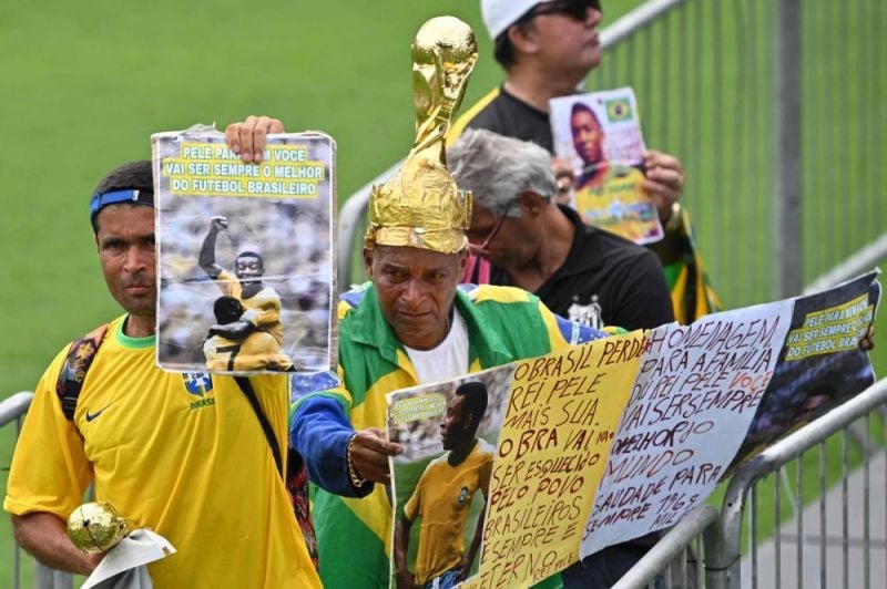 Les Brésiliens rendent un ultime hommage au 